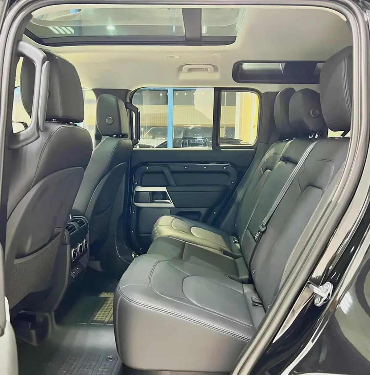Brand New 2024 Land Rover Defender 110 S P300 | US Specs | Low Mileage-9-9