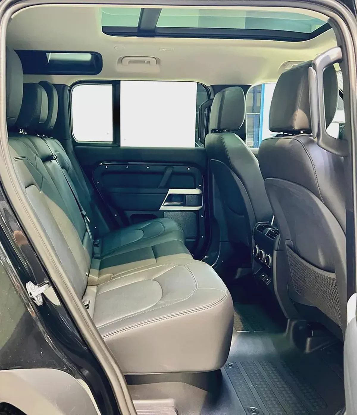 Brand New 2024 Land Rover Defender 110 S P300 | US Specs | Low Mileage-10-10