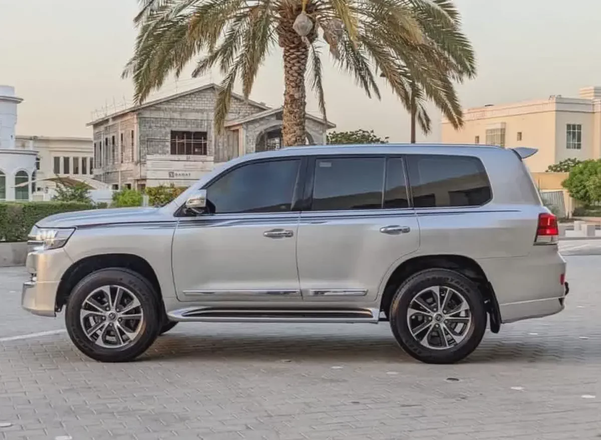 Toyota Land Cruiser GXR Grand Touring 2021 Inhluae finance availbleGCC Specs-3-3