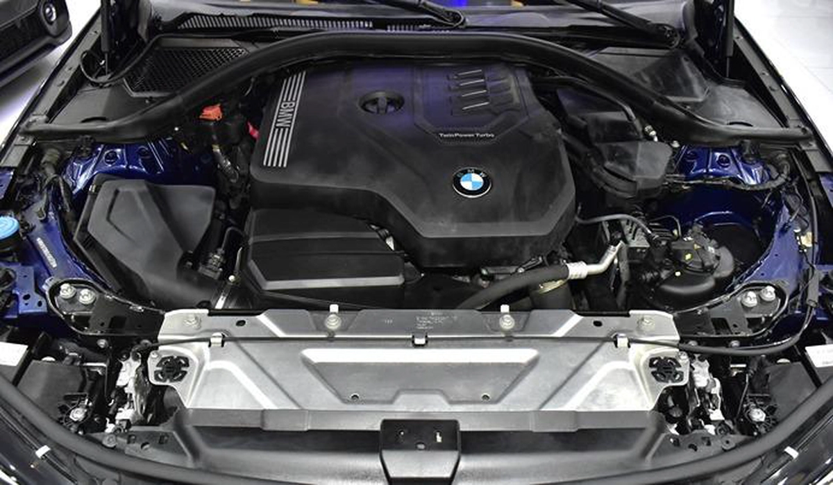 BMW 320i ( 2020 Model ) in Blue Color European Specs
