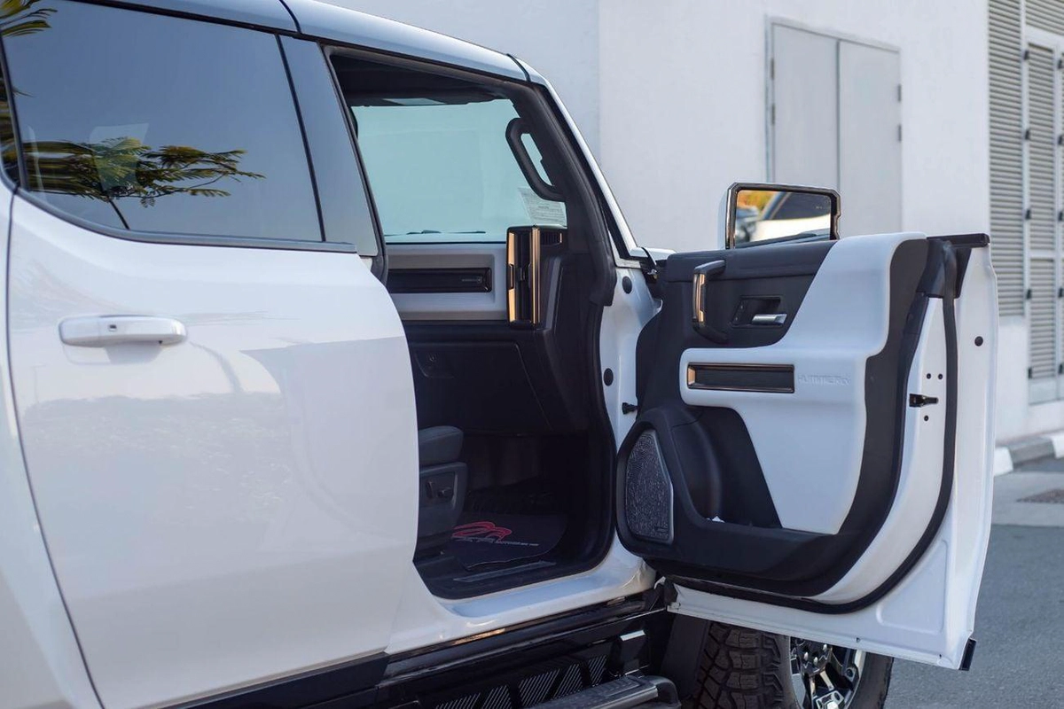 GMC Hummer EV-19-19