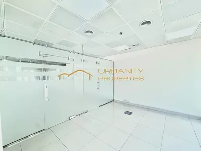 Bright unit | 3 parkings | High Floor | Spacious | Near Metro | Pantry/Washroom-2