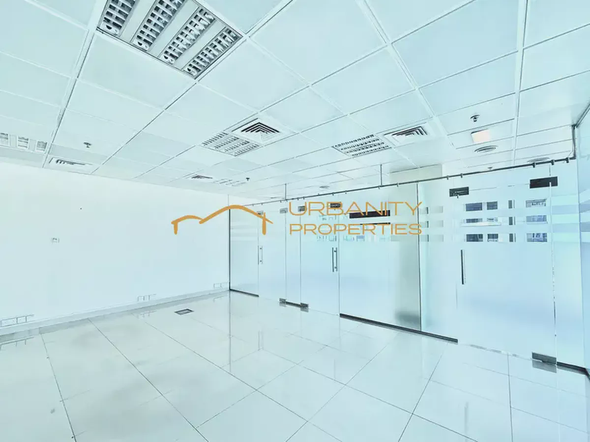 Bright unit | 3 parkings | High Floor | Spacious | Near Metro | Pantry/Washroom