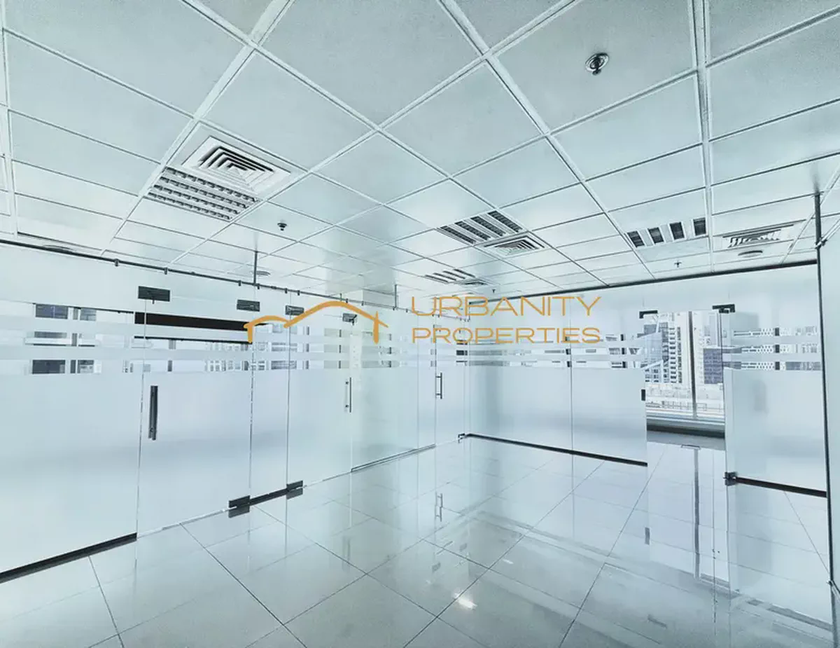 Bright unit | 3 parkings | High Floor | Spacious | Near Metro | Pantry/Washroom-4-4