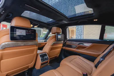 BMW 7 Series 740L 2021-16