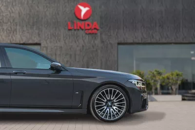 BMW 7 Series 740L 2021-11