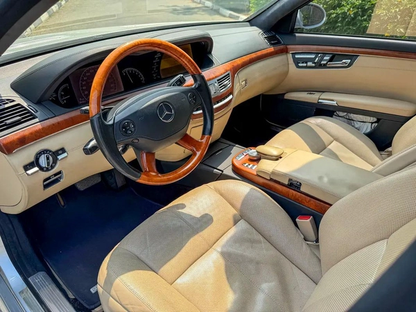 Mercedes S500 GCC Very Low Mileage Model 2006