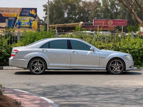 Mercedes S500 GCC Very Low Mileage Model 2006