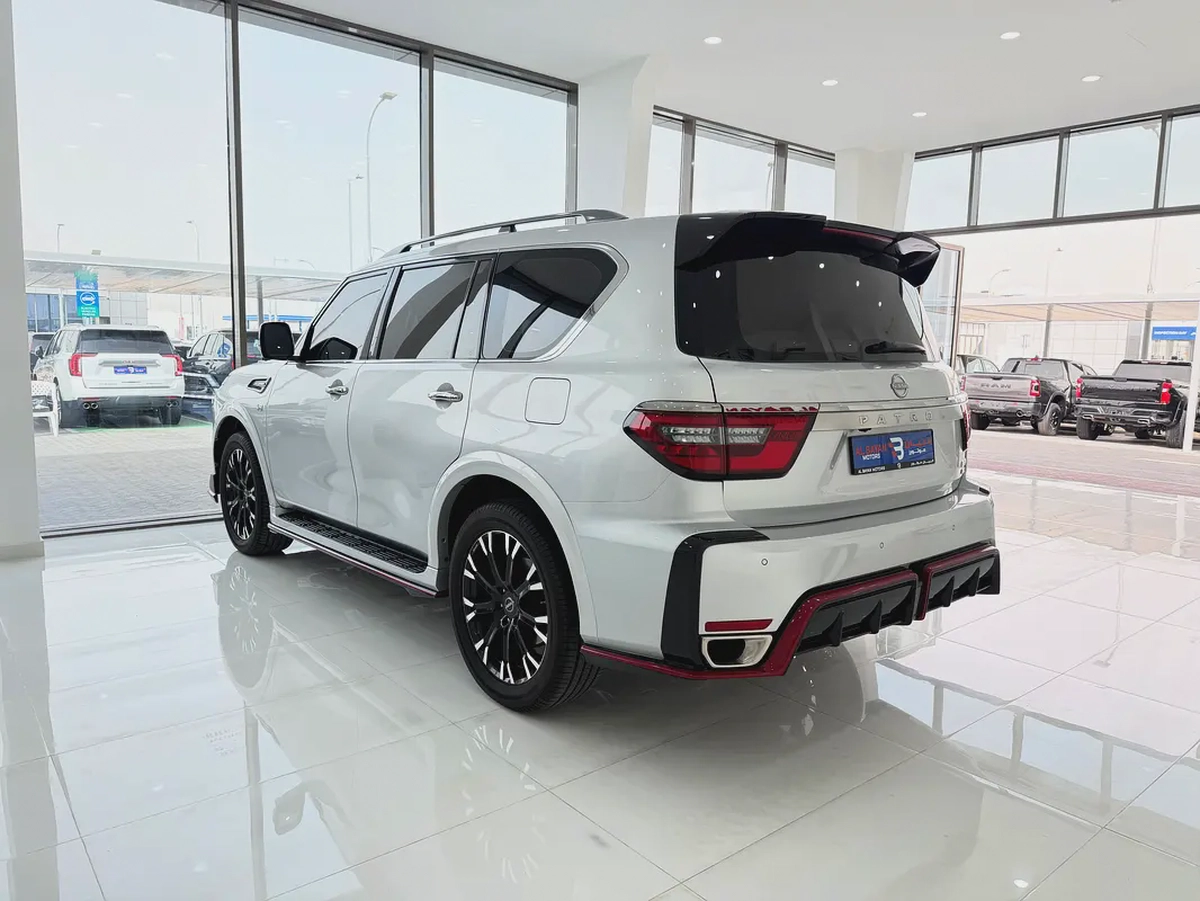 نيسان باترول نيسمو فضي / احمر خليجي المسعود Nissan Patrol NISMO 2022 GCC Specs Pristine Condition-3-3