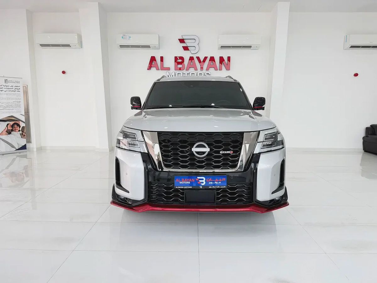 نيسان باترول نيسمو فضي / احمر خليجي المسعود Nissan Patrol NISMO 2022 GCC Specs Pristine Condition-4-4