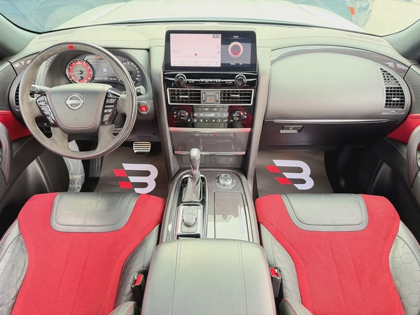 نيسان باترول نيسمو فضي / احمر خليجي المسعود Nissan Patrol NISMO 2022 GCC Specs Pristine Condition