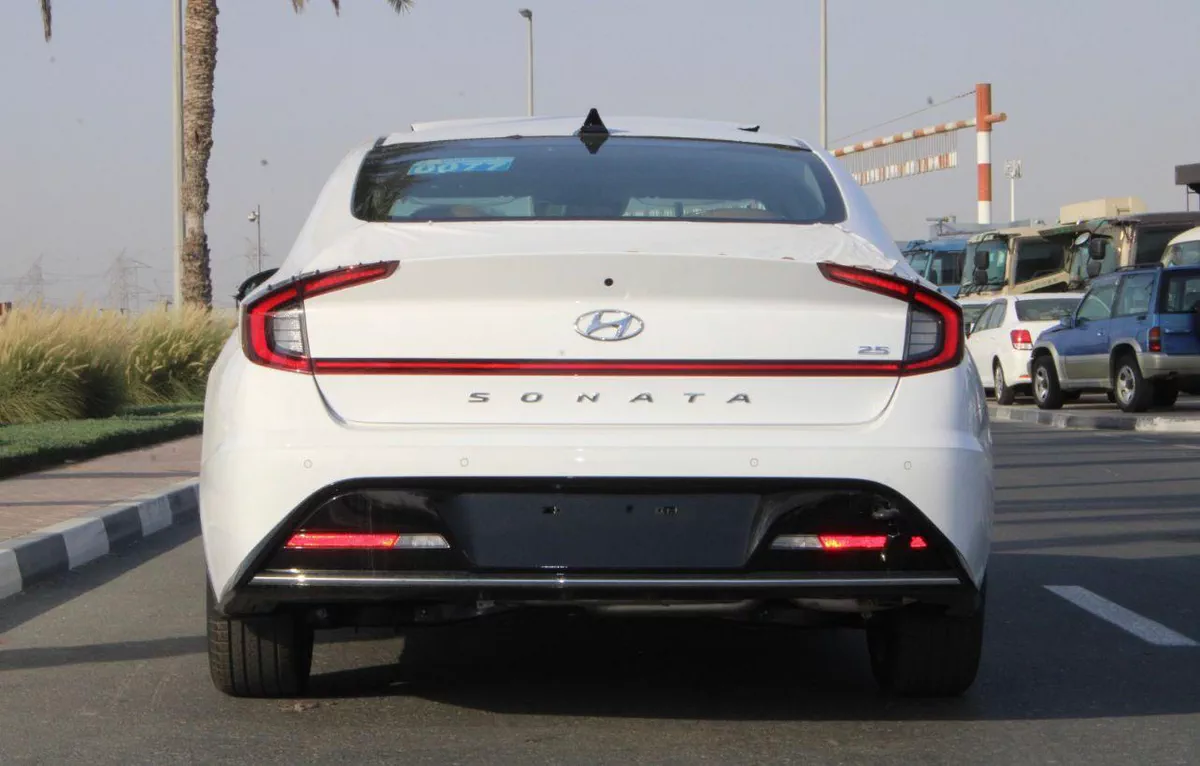 2024 Hyundai Sonata – White Sedan with Brown Interior-9-9