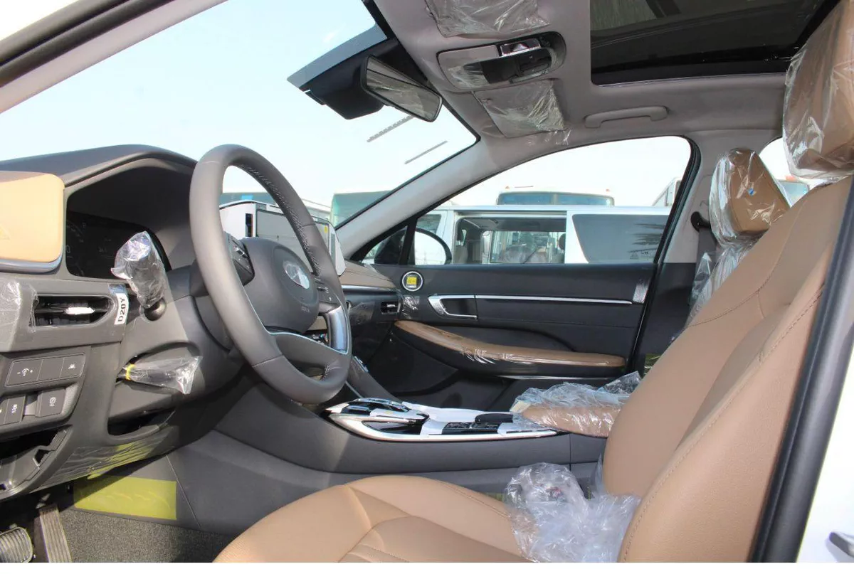 2024 Hyundai Sonata – White Sedan with Brown Interior-10-10