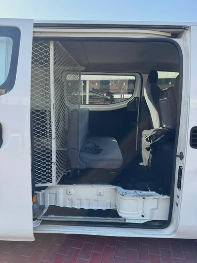 Nissan Urvan 2019 GCC Specs Well Maintained-9