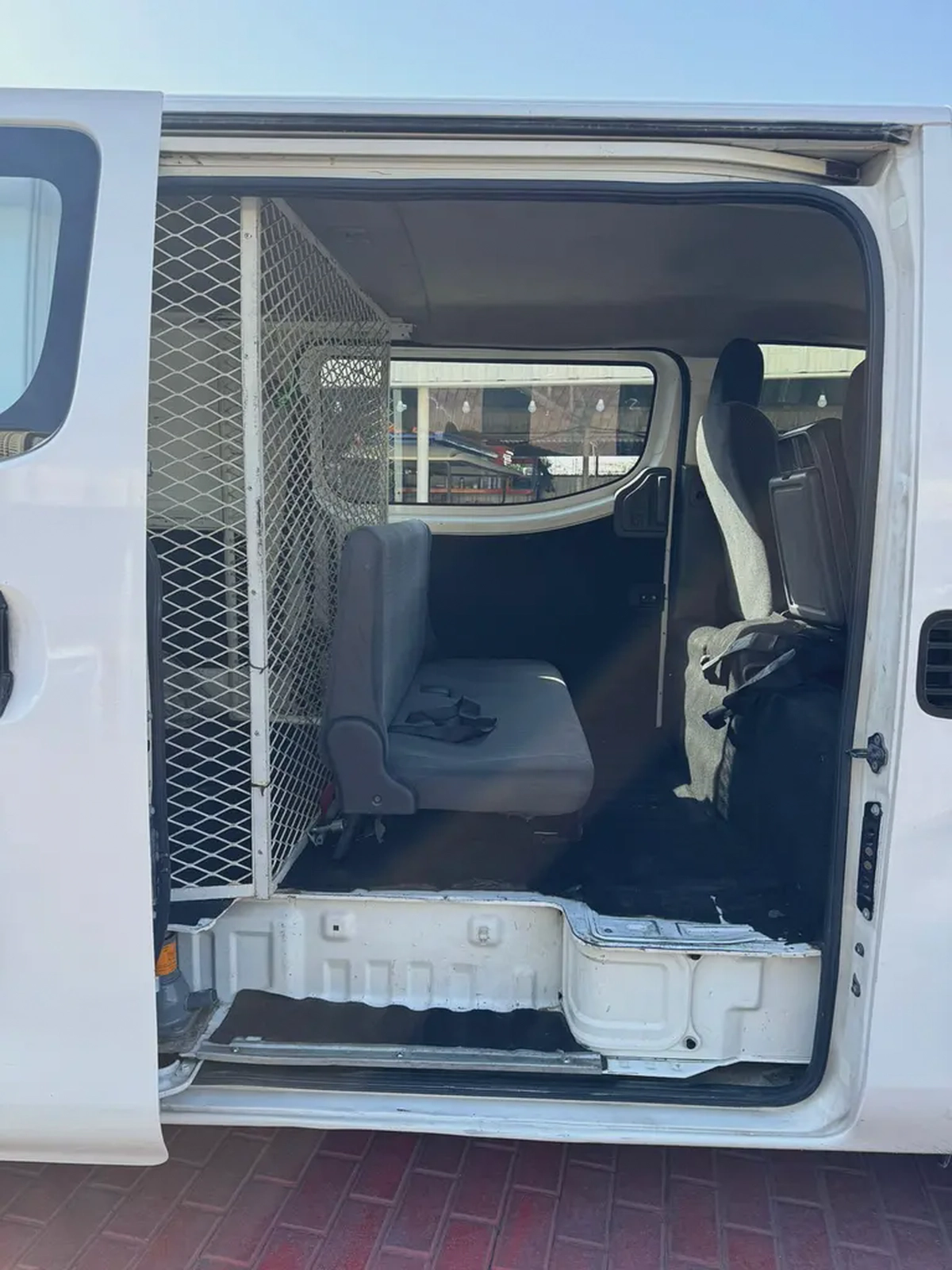 Nissan Urvan 2019 GCC Specs Well Maintained-9-9