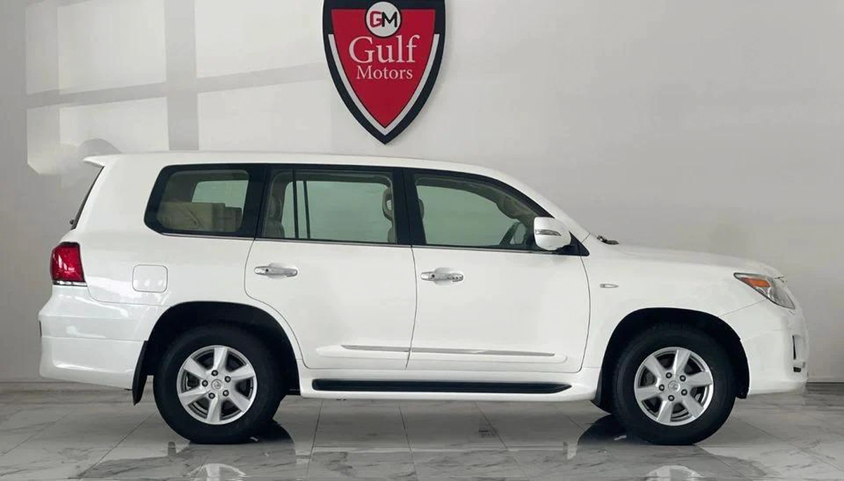 Lexus LX 570 5.7L-8CYL FULL OPTION - EXCELLENT CONDITION - AED 120,000-1-1