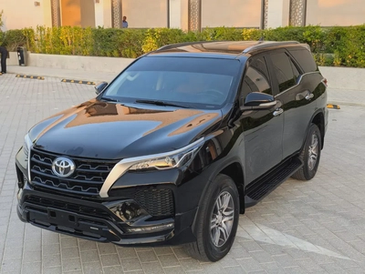 Toyota Fortuner 2017 Facelifted 2026 | 2.7L V4 4x4 GCC Specs | Excellent Condition SUV-1