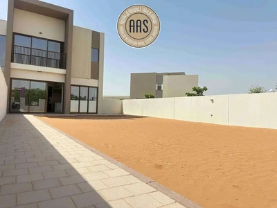HUGE GARDEN SINGLE ROW BRAND NEW 4BR+MAID VILLA FOR RENT-1