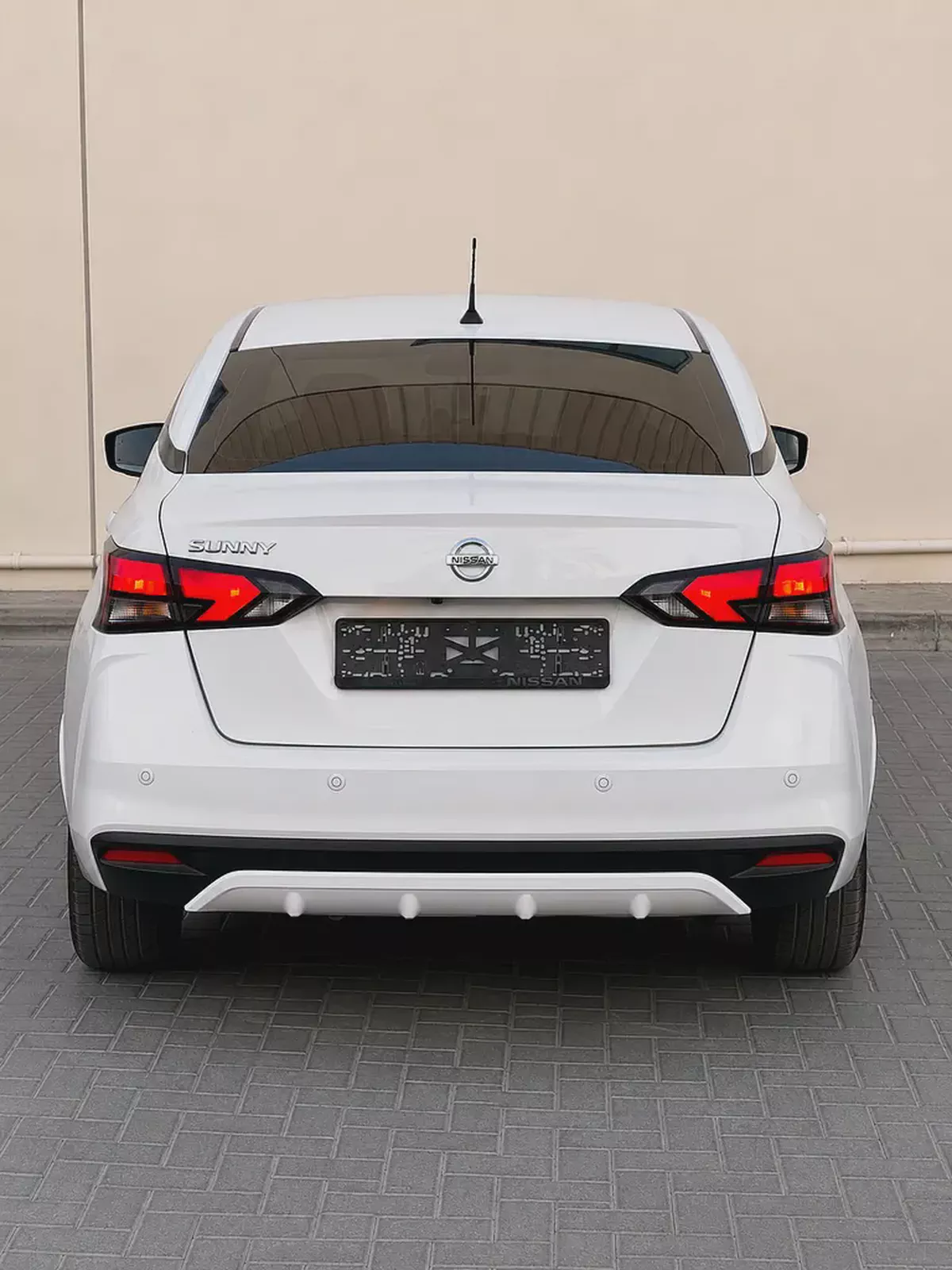 AED 626 P.M 0% DP | Nissan Sunny SL 2022 GCC Specs - Excellent Condition-9-9