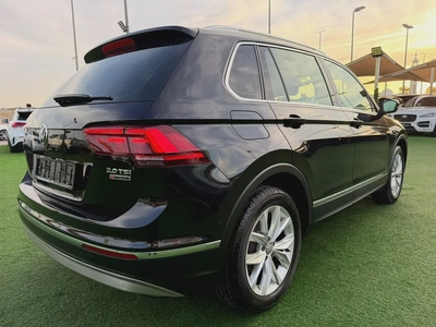 (2017) VOLKSWAGEN TIGUAN //COMFORTLINE// GCC FULL OPTION -ORIGINAL PAINT--4