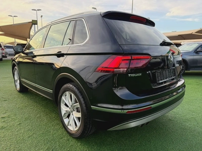 (2017) VOLKSWAGEN TIGUAN //COMFORTLINE// GCC FULL OPTION -ORIGINAL PAINT--6