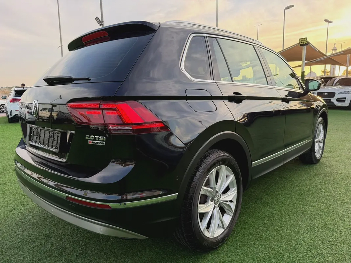 (2017) VOLKSWAGEN TIGUAN //COMFORTLINE// GCC FULL OPTION -ORIGINAL PAINT--4-4