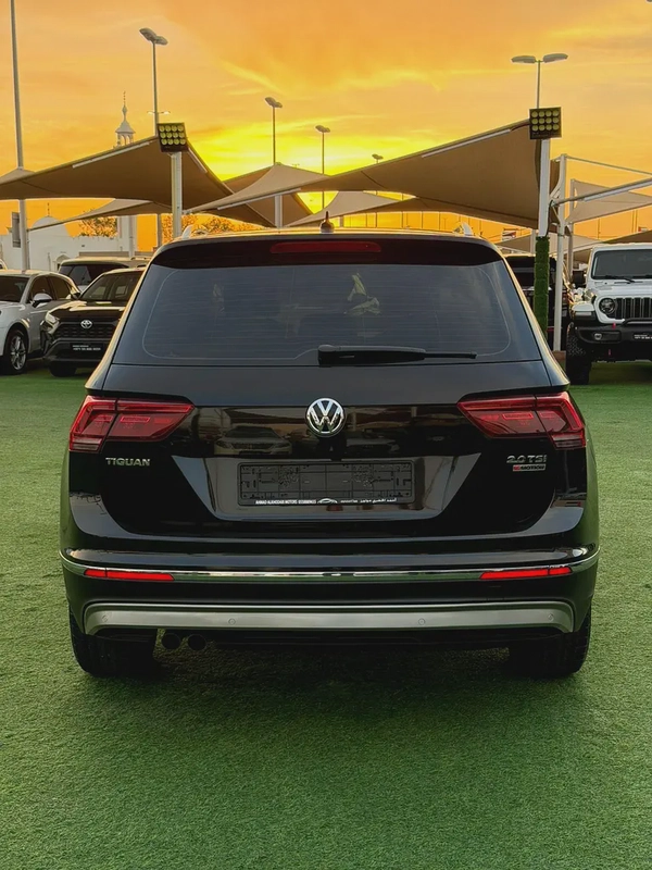 (2017) VOLKSWAGEN TIGUAN //COMFORTLINE// GCC FULL OPTION -ORIGINAL PAINT-