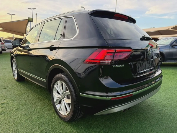 (2017) VOLKSWAGEN TIGUAN //COMFORTLINE// GCC FULL OPTION -ORIGINAL PAINT-