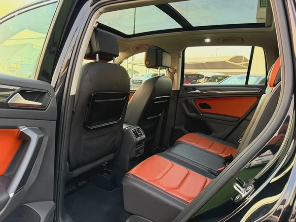 (2017) VOLKSWAGEN TIGUAN //COMFORTLINE// GCC FULL OPTION -ORIGINAL PAINT-