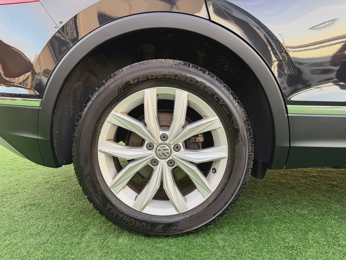 (2017) VOLKSWAGEN TIGUAN //COMFORTLINE// GCC FULL OPTION -ORIGINAL PAINT--18-18