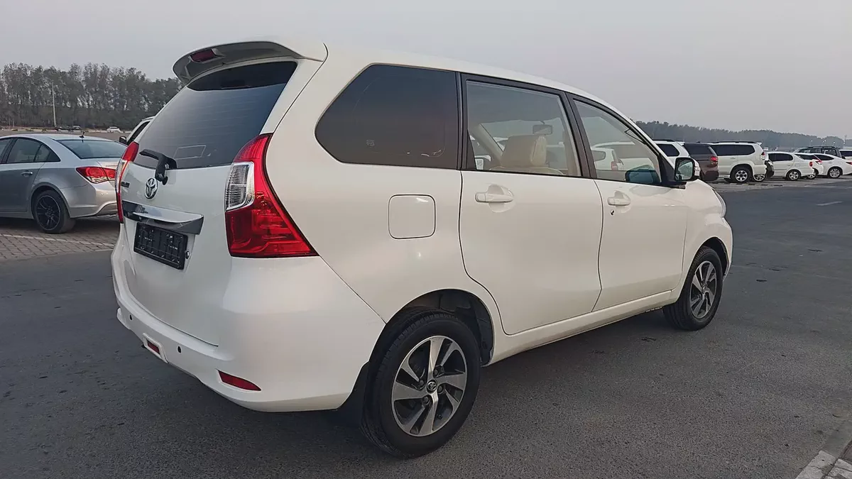 Toyota Avanza 2017 GCC Specs | Reliable 7-Seater Family Car-6-6