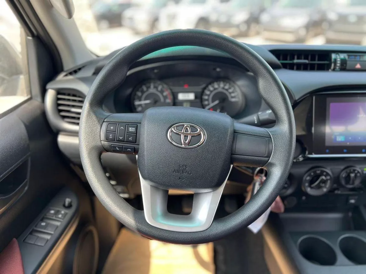 Toyota Hilux DLX EXPORT ONLY - TOYOTA HILUX 2.7L A/T (Red Interior)-15-0