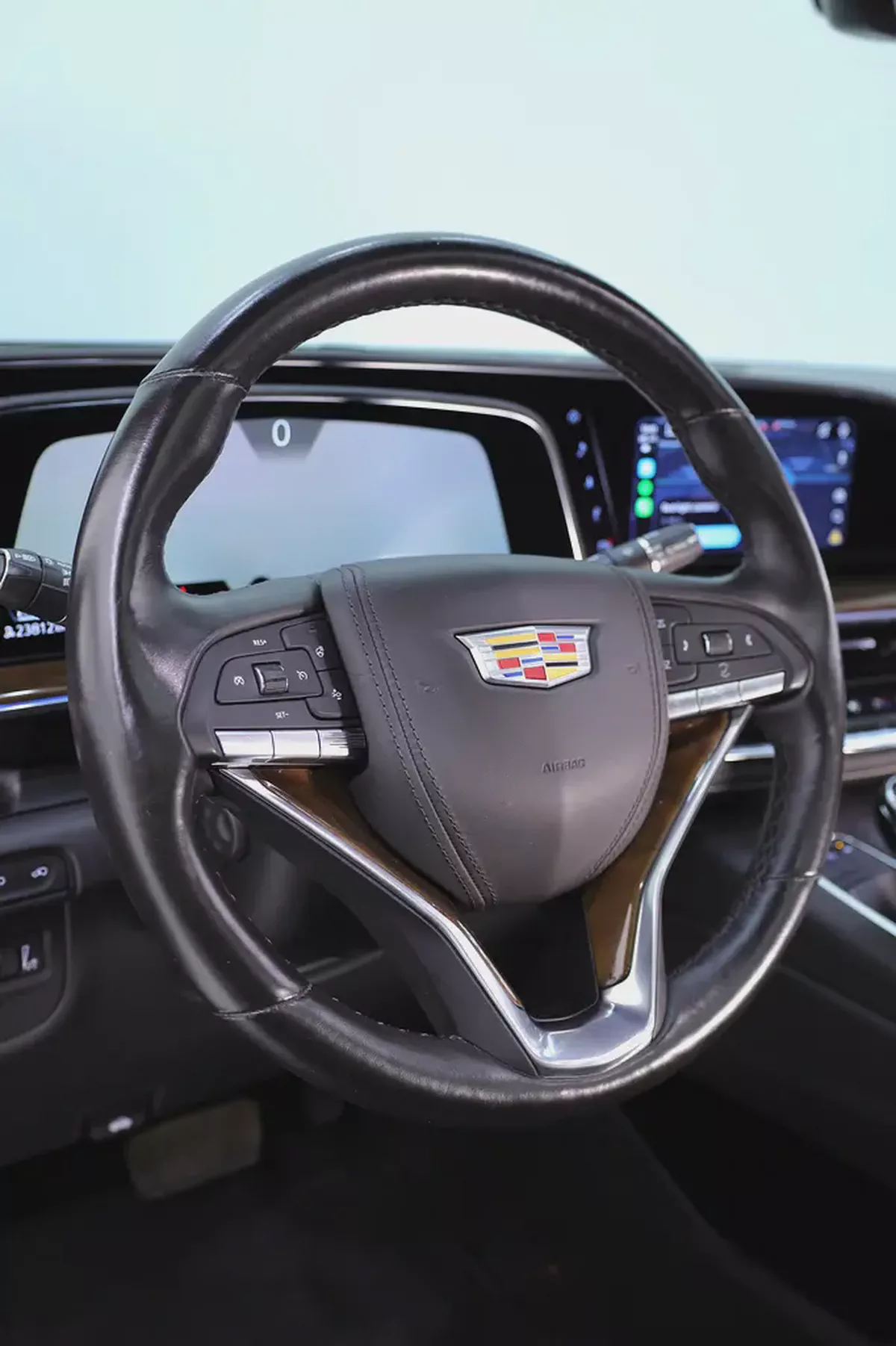 CADILLAC ESCALADE 600 SPORT PLATINUM GCC + WARRANTY TILL 2028 + SERVICE TILL 2029-5-5