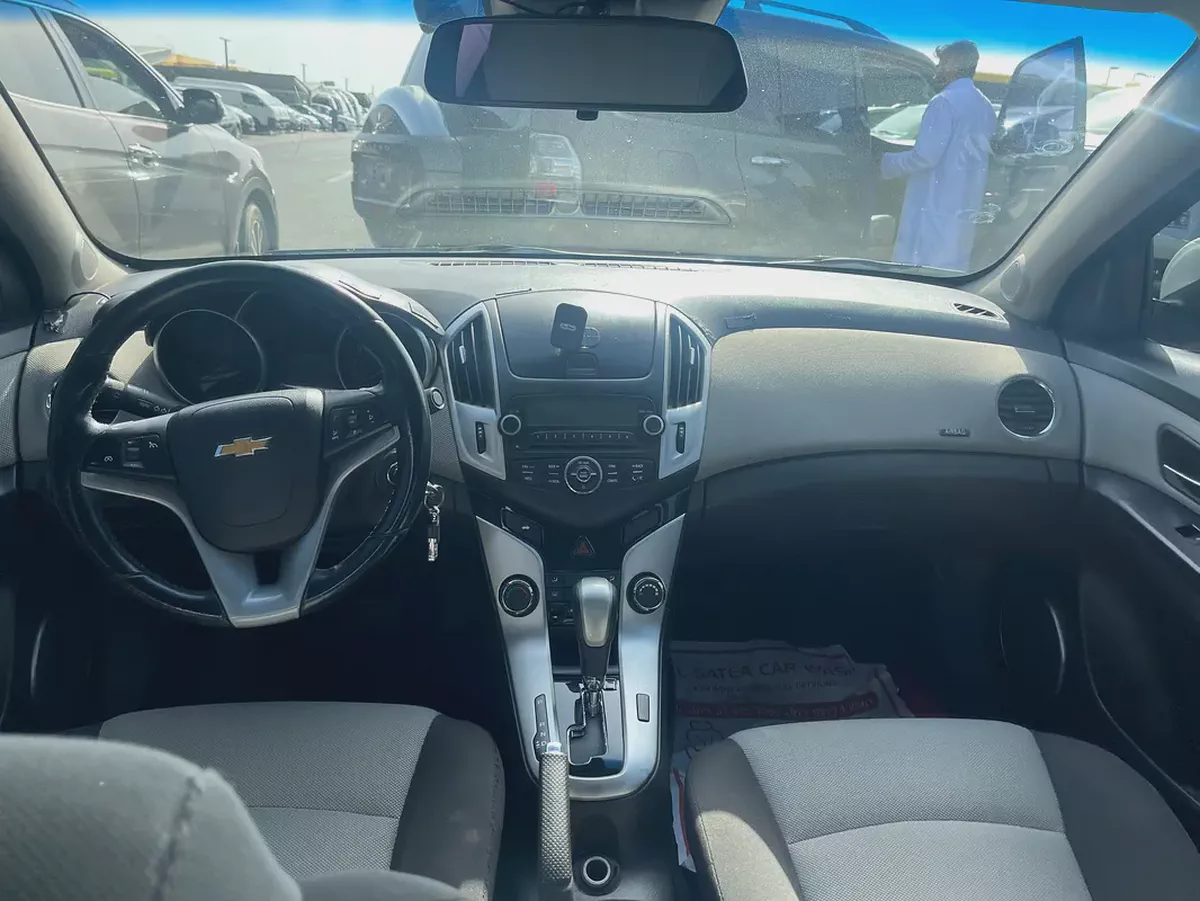 chevrolt cruze 2016 silver color GCC calen car-10-10