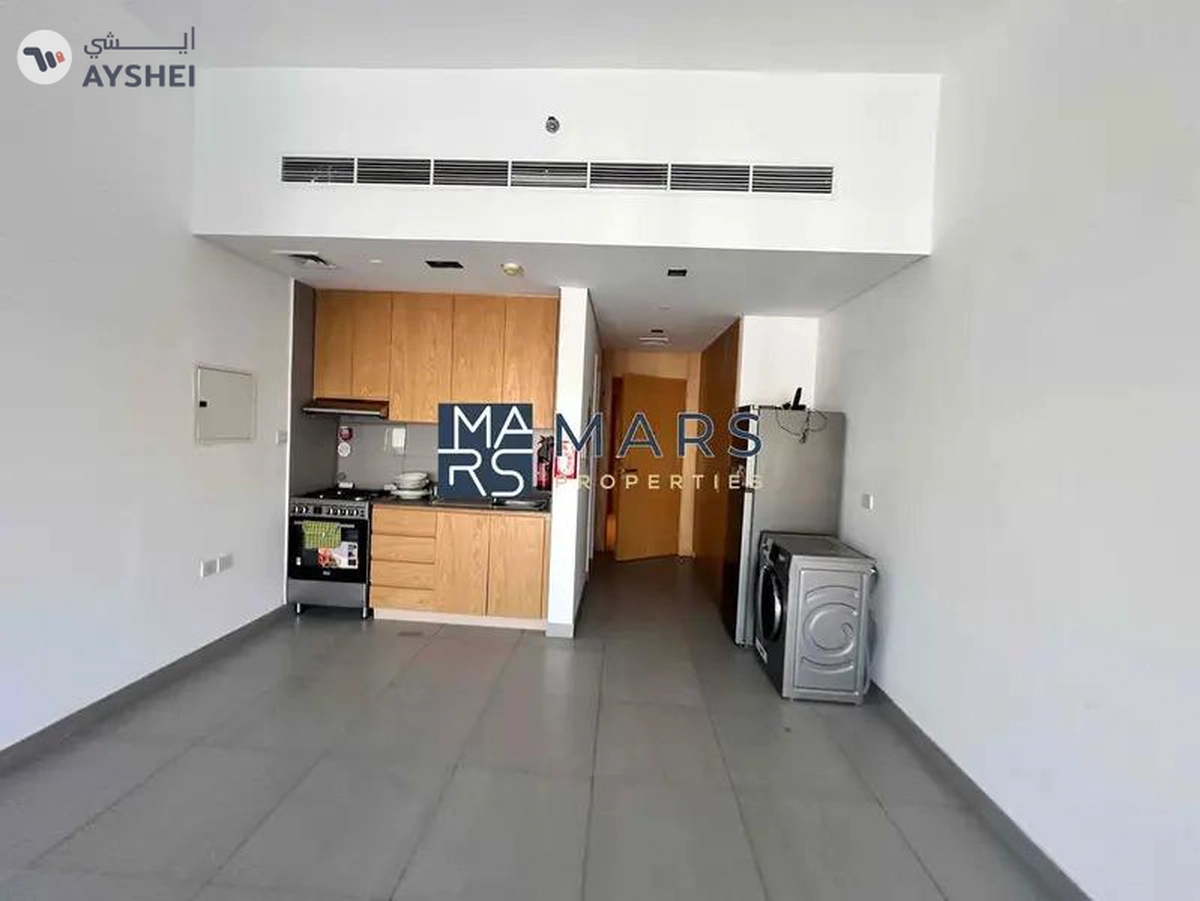Brand new balcony studio with parking gym and pool-4-4