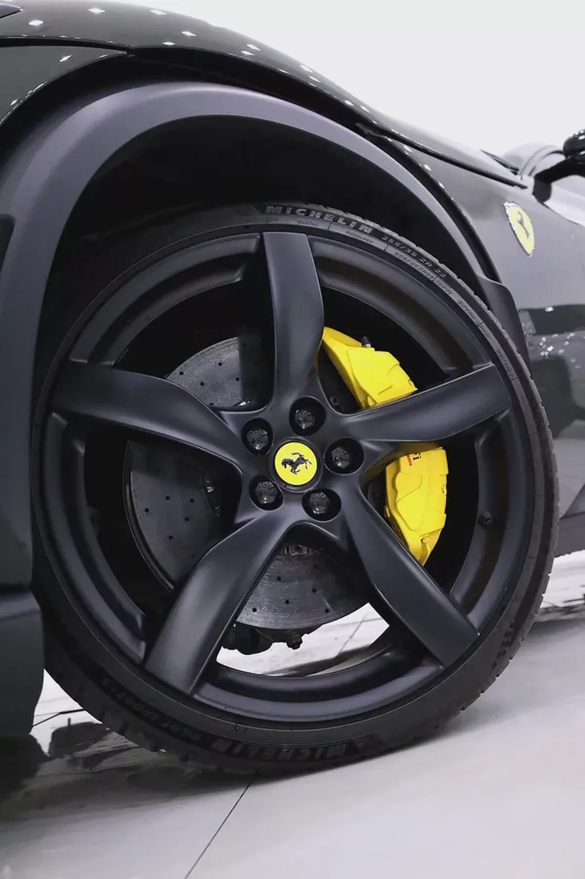 FERRARI PUROSANGUE - CARBON PACKAGE IN SPECIAL GRIGIO GRAY-16-16