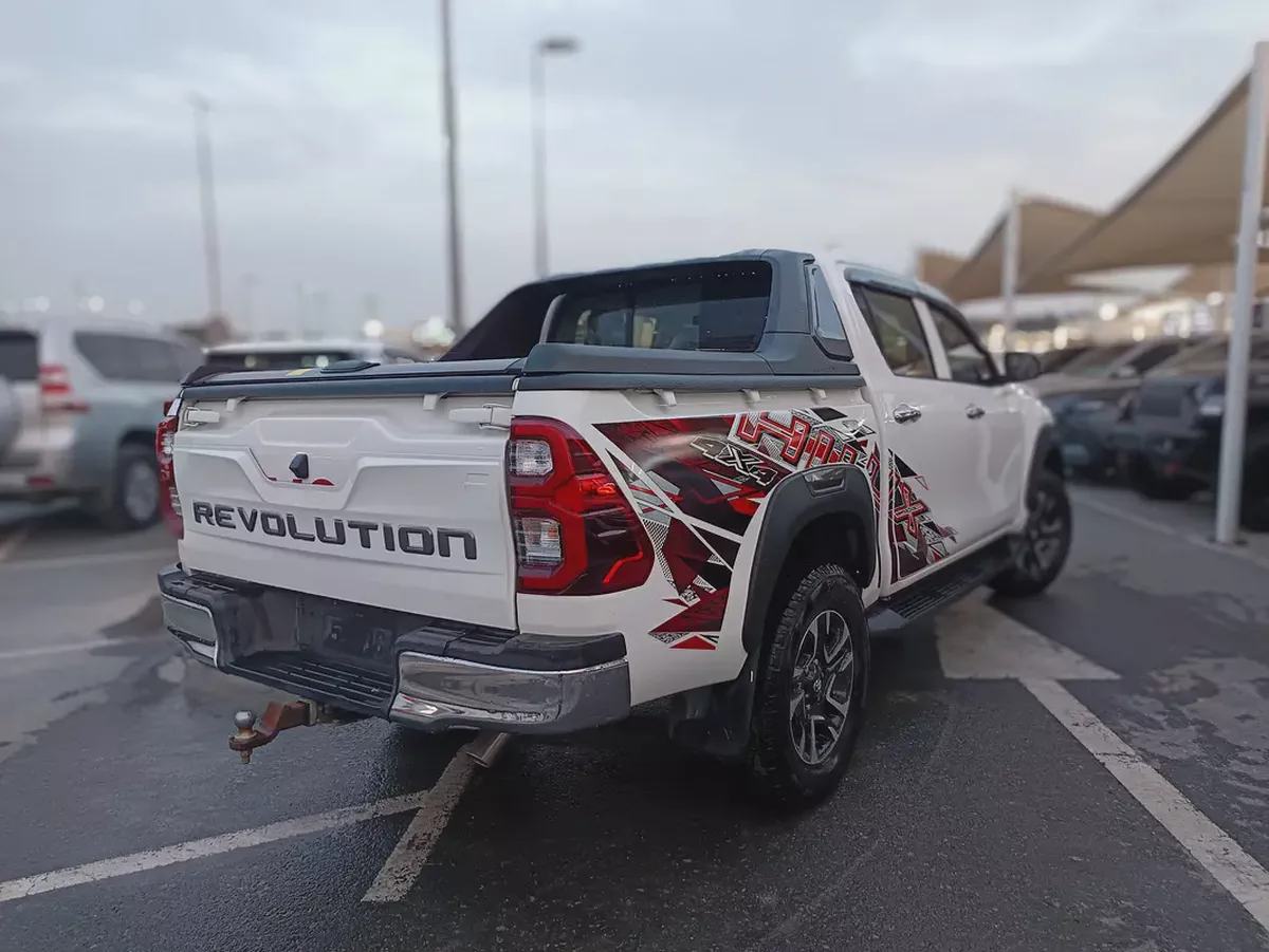 Toyota Hilux Adventure 2022 - GCC Specs - Excellent Condition-8-8
