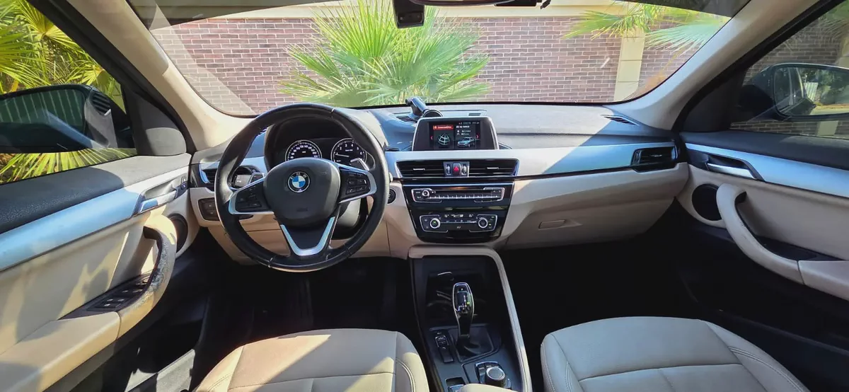 2022-BMW X1 sDrive20i-Excellent condition-Full Service History-Under warranty-11-11