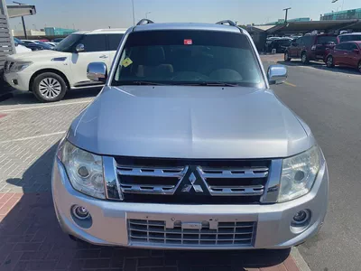 Mitsubshi pajero 2012 silver color GCC calen car-0