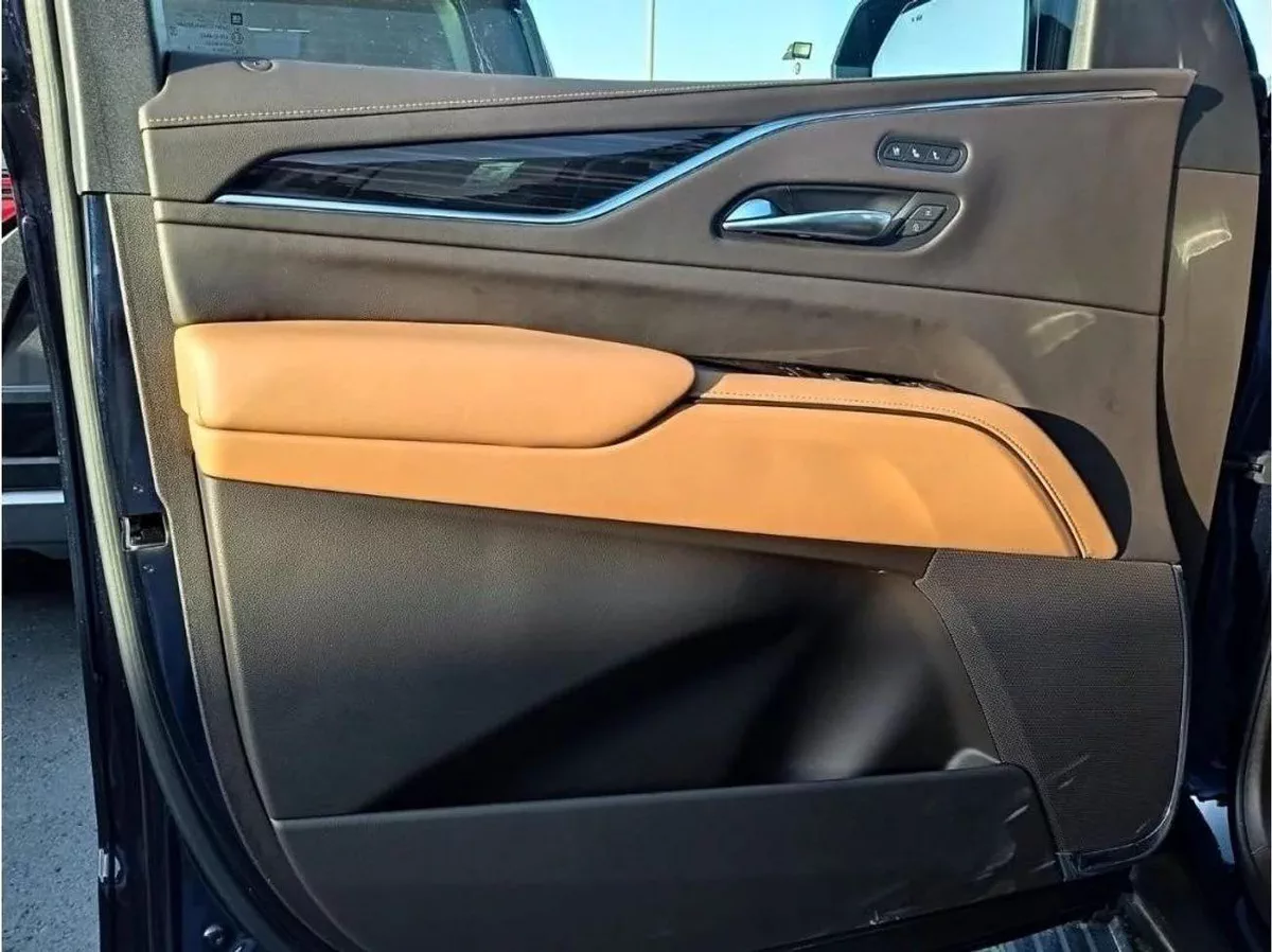 Cadillac Escalade Cadillac Escalade V8 6.2L SUV-10-10