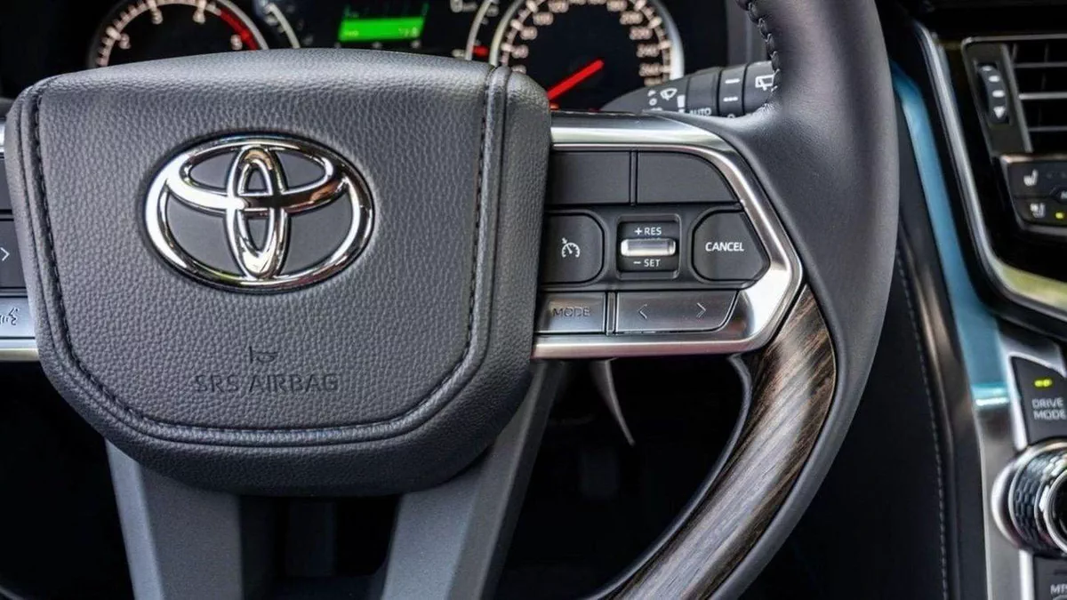 Toyota Land Cruiser VXR Toyota LC300 3.3L VXR diesel 2025 V6-9-0