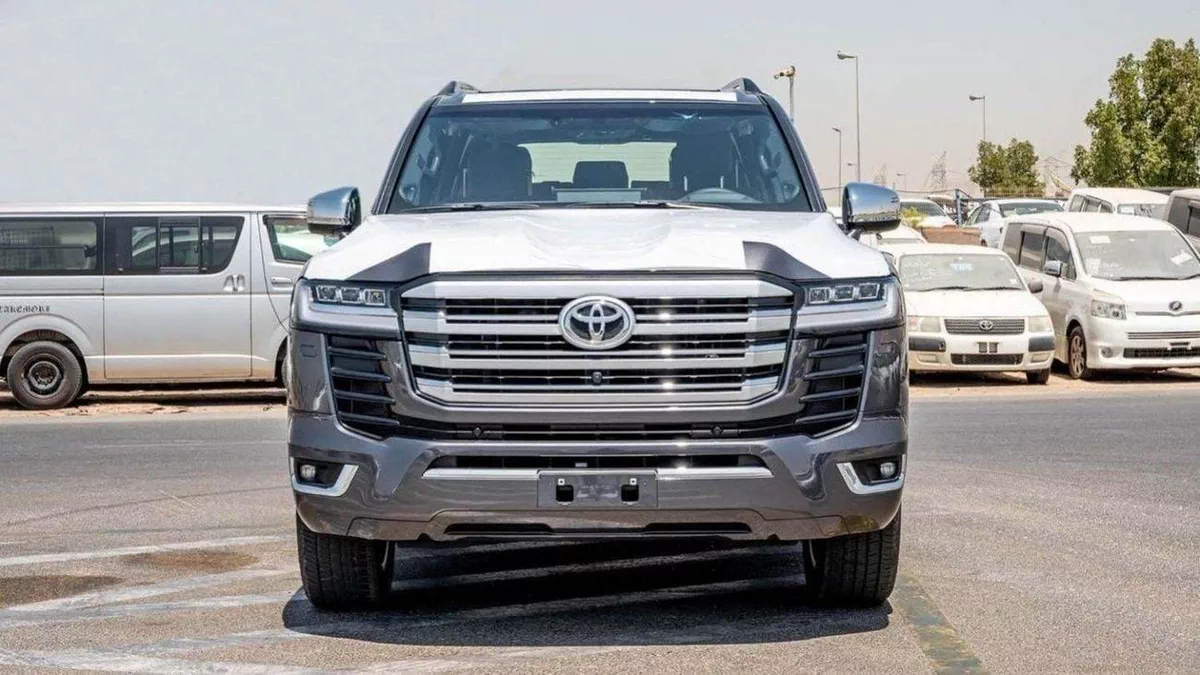 Toyota Land Cruiser VXR Toyota LC300 3.3L VXR diesel 2025 V6-2-0