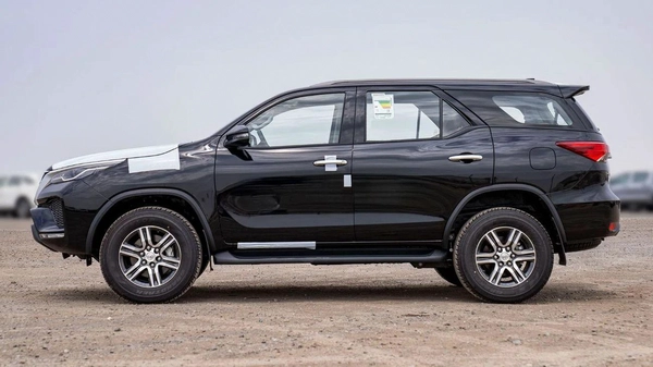 Toyota Fortuner Toyota Fortuner 2.7L Petrol 4X4 MY2025