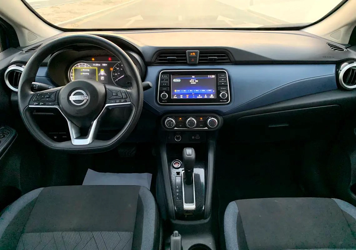 Nissan Versa SV-5-5