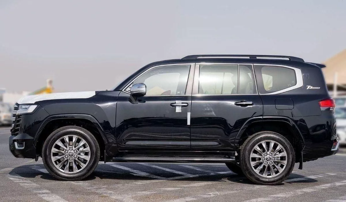 Toyota Land Cruiser VX LC300 VX 3.3D AT MY2025 – BLACK-8-0