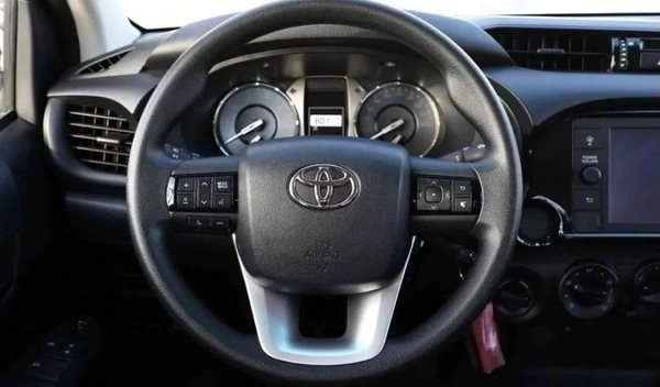 Toyota Hilux AT 2.4L Mid AT DIESEL