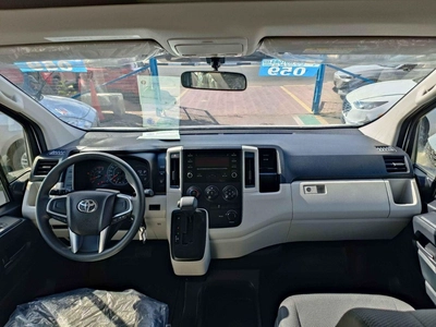 Toyota Hiace GL TOYOTA HIACE HIGHROOF DX / 2.8L V4  DIESEL / BLACK BUMPER-10