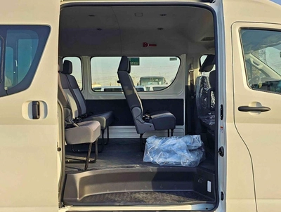 Toyota Hiace GL TOYOTA HIACE HIGHROOF DX / 2.8L V4  DIESEL / BLACK BUMPER-13