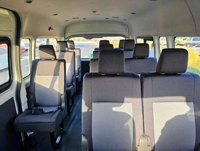 Toyota Hiace GL TOYOTA HIACE HIGHROOF DX / 2.8L V4  DIESEL / BLACK BUMPER-14