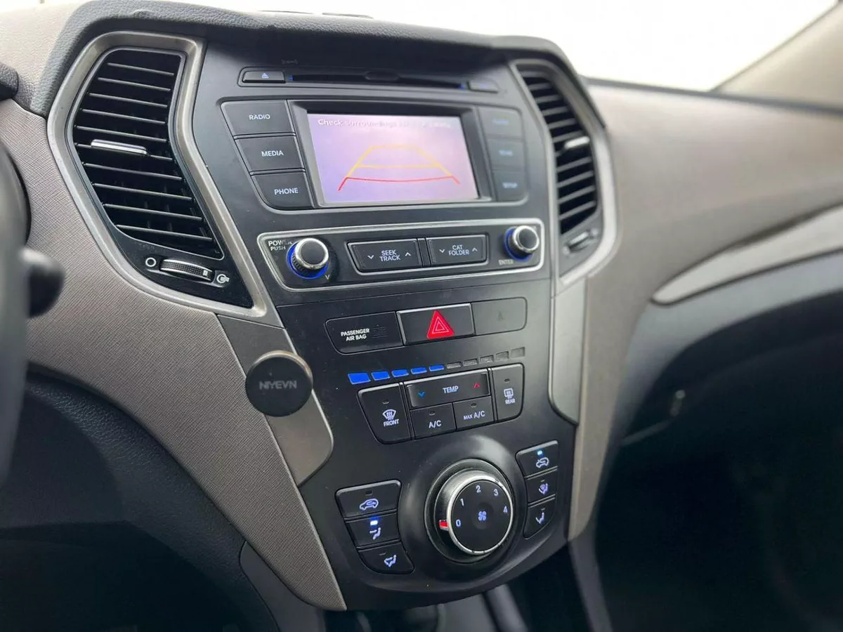 Hyundai Santa Fe GLS 2018 Hyundai Santafe 3.3L V6 - Rear Camera - AWD 4x4 - 7 Seats-18-0